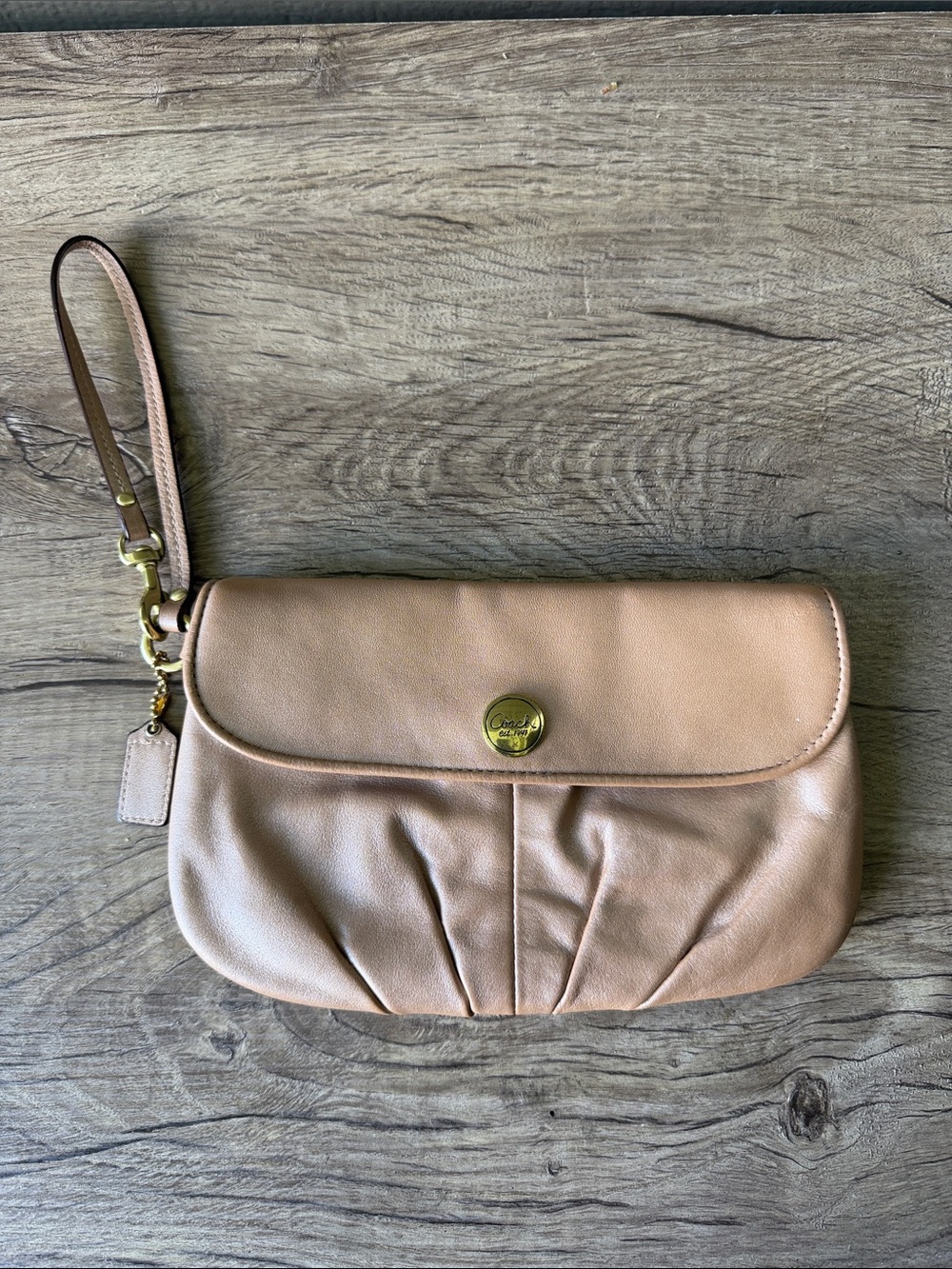 Coach Blush Tan Leather Wristlet Clutch with Gold-Tone Hardware - Picture 2 of 9